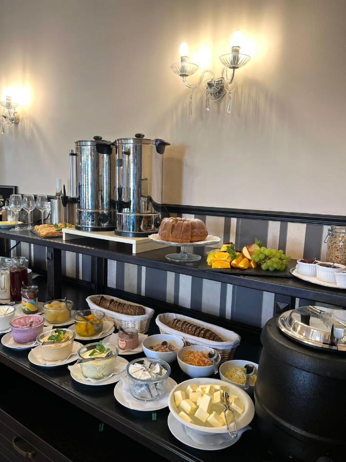 Wine & Wellness Hotel Besedni Dum Valtice Ngoại thất bức ảnh