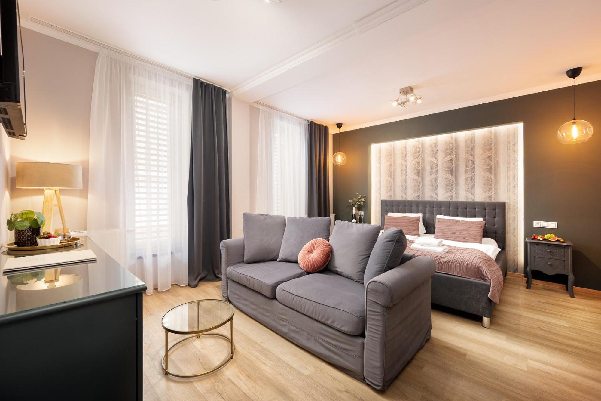 Wine & Wellness Hotel Besedni Dum Valtice Ngoại thất bức ảnh